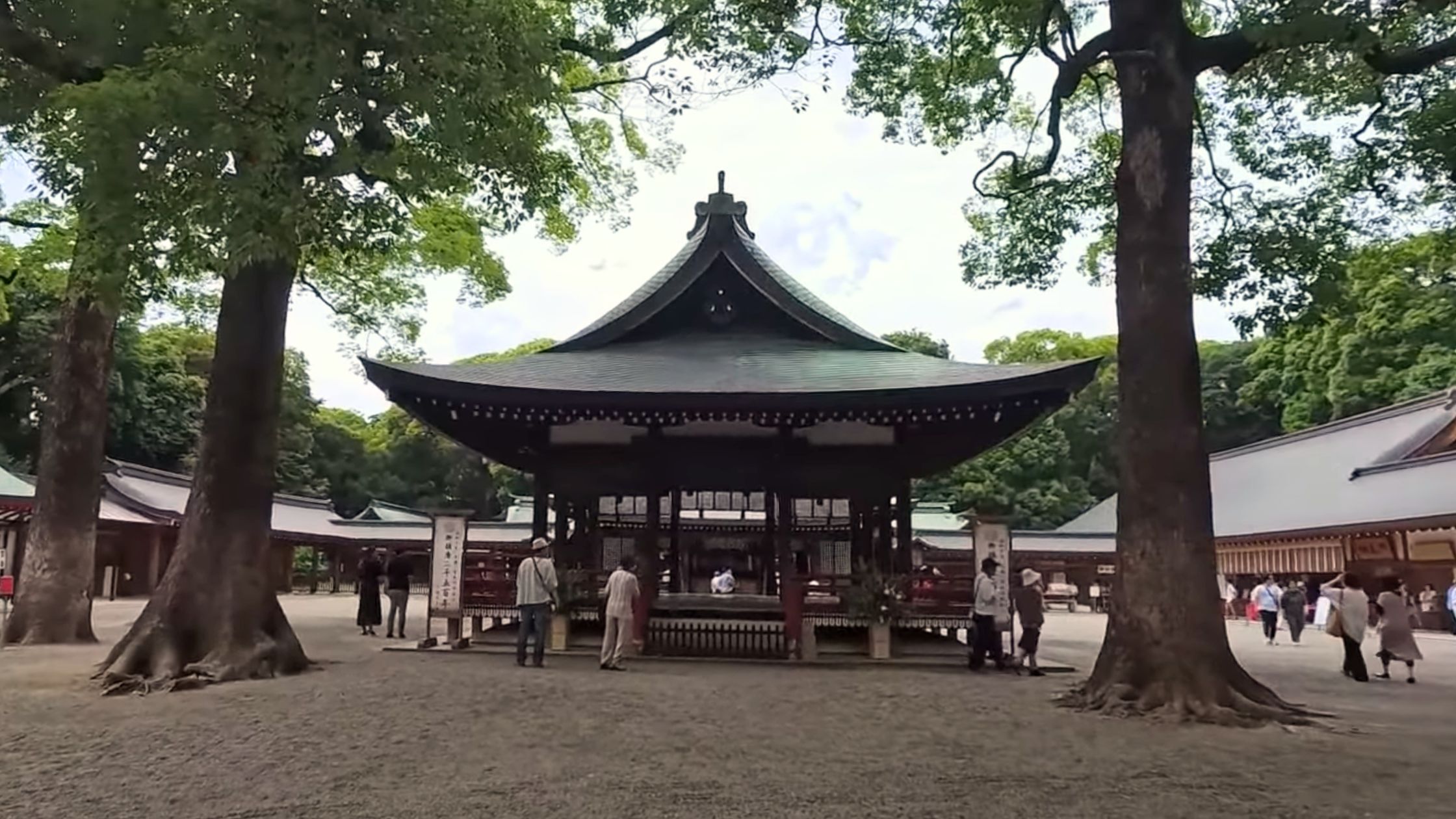 大宮氷川神社：舞殿