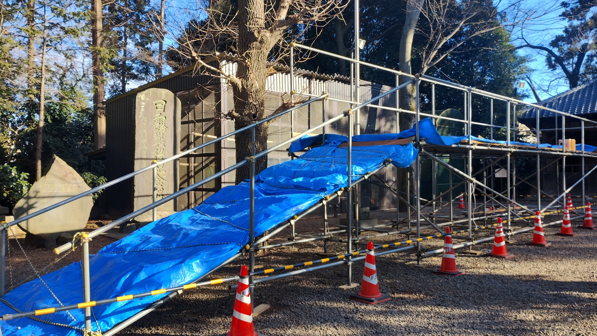 岩槻久伊豆神社：節分祭特設桟敷の準備