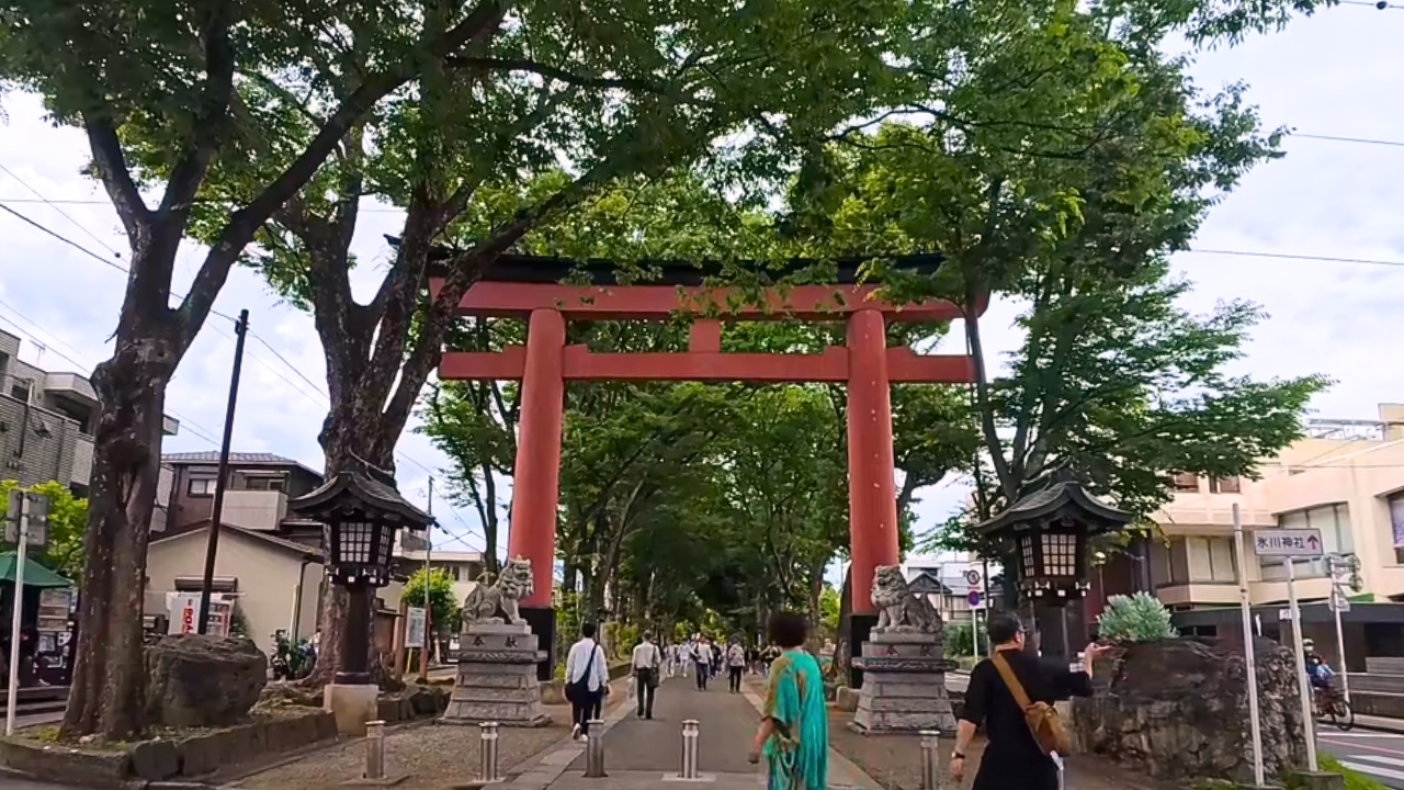 大宮氷川神社参道：二の鳥居