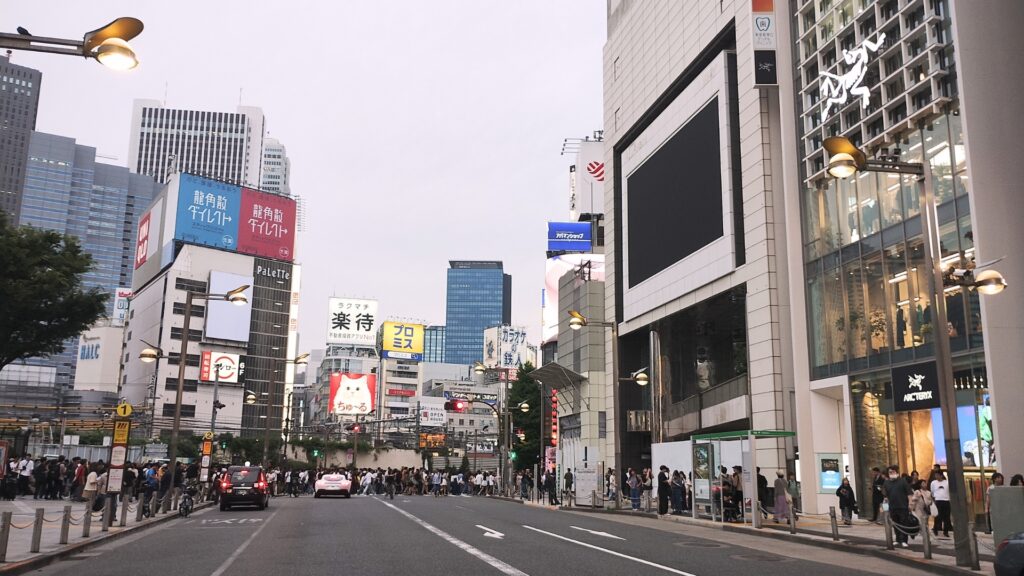 新宿駅東口交差点