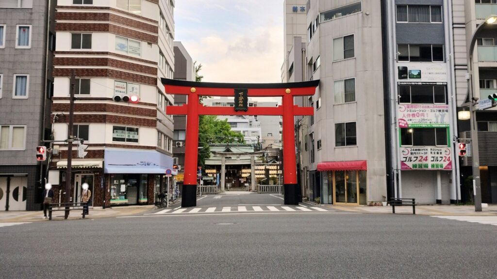 浅草通り:下谷神社の鳥居