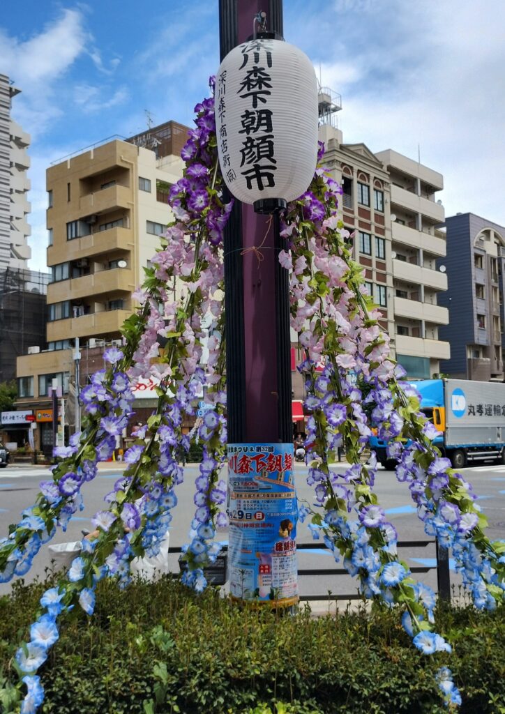 森下駅前交差点:朝顔市のポスター