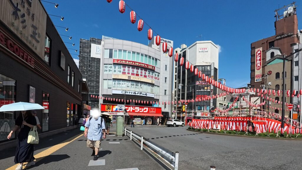 巣鴨駅南口ロータリー:盆踊り会場と屋台出店エリア
