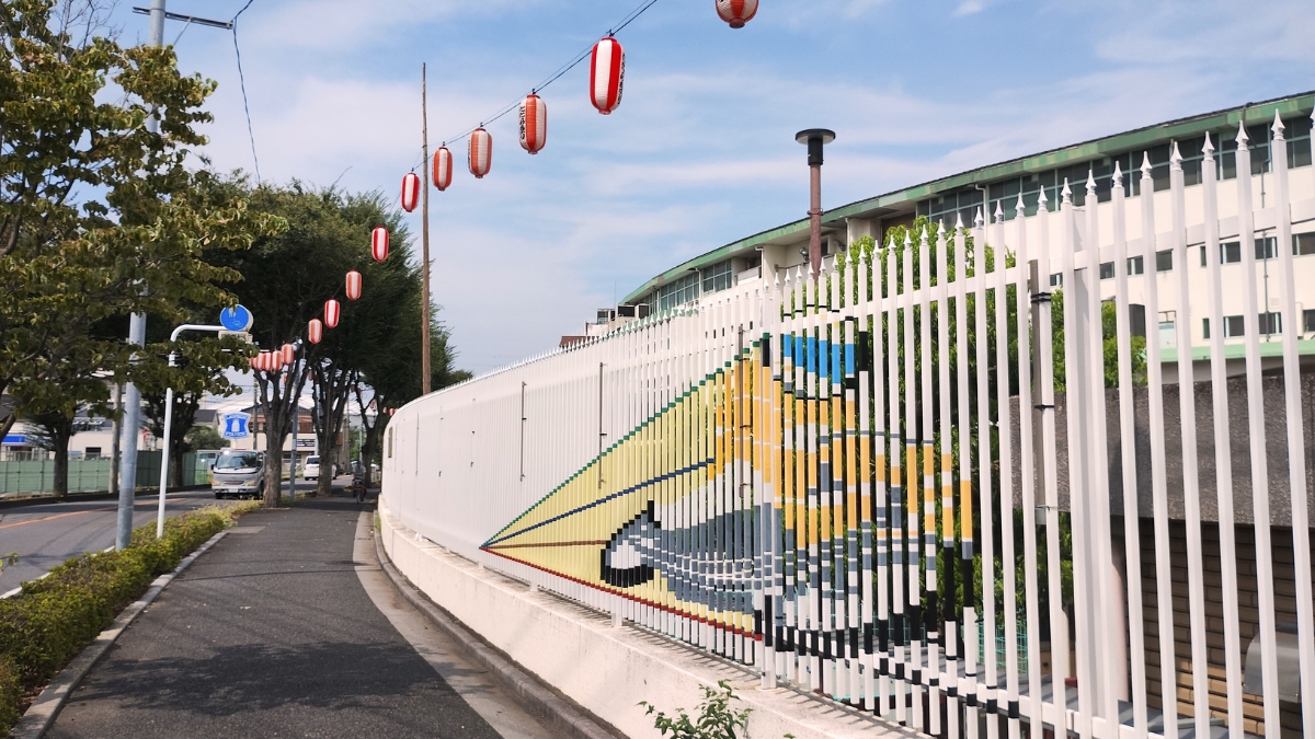 川口市オートレース通り：たたら祭りの提灯